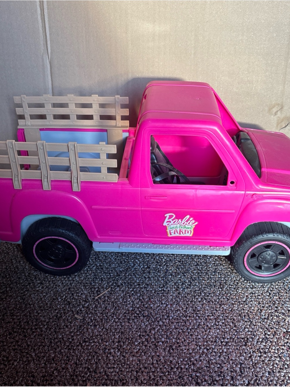 Mattel Barbie Sweet Orchard Farm Pink Pickup Truck Vehicle 2017 Vintage EUC
